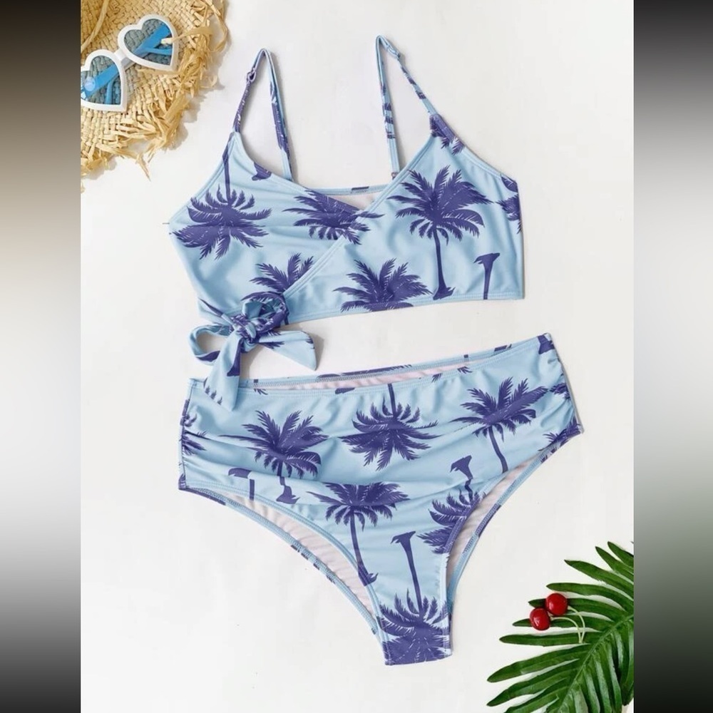 Shein Maternity Palm Tree Print
Knot Side Bikini Swimsuit
Size:M - Picture 4 of 8